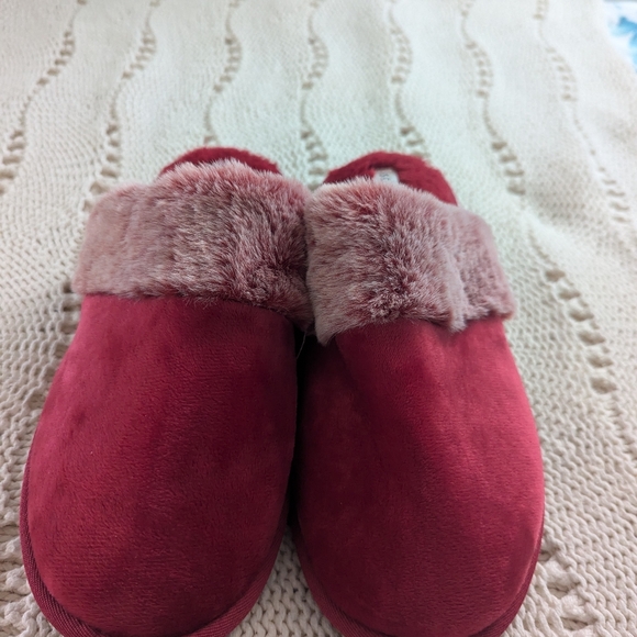 NWT Size 9-10 Soma Intimates Slippers - Picture 2 of 5